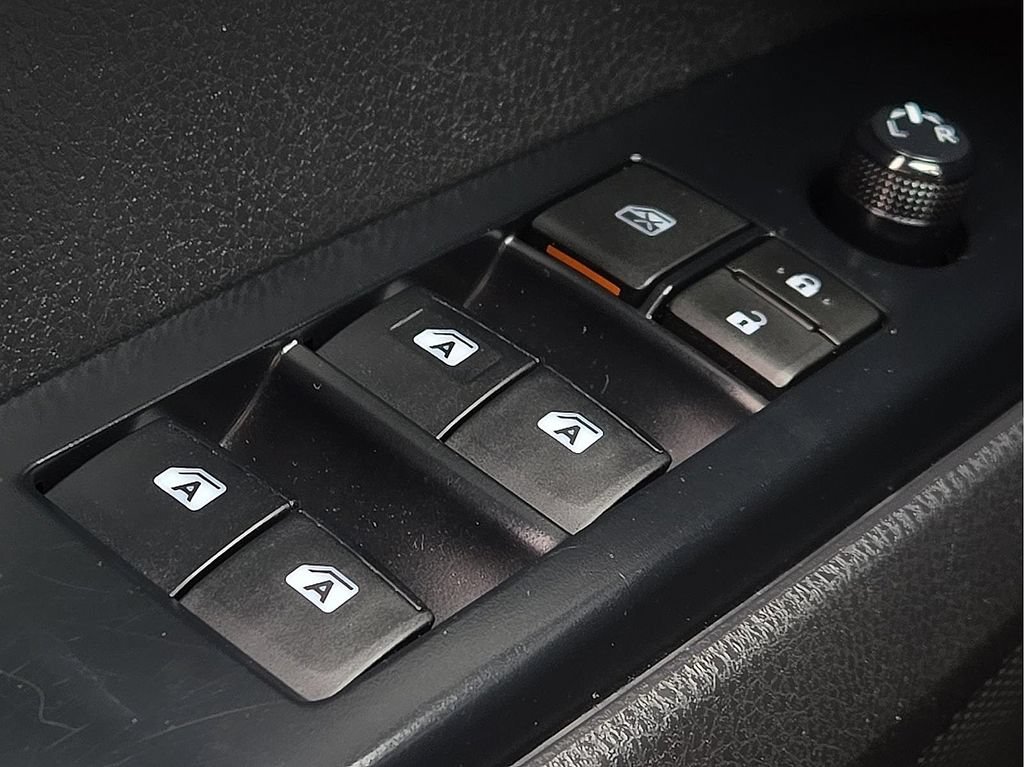 Used 2019 Toyota Camry LE FWD image 17