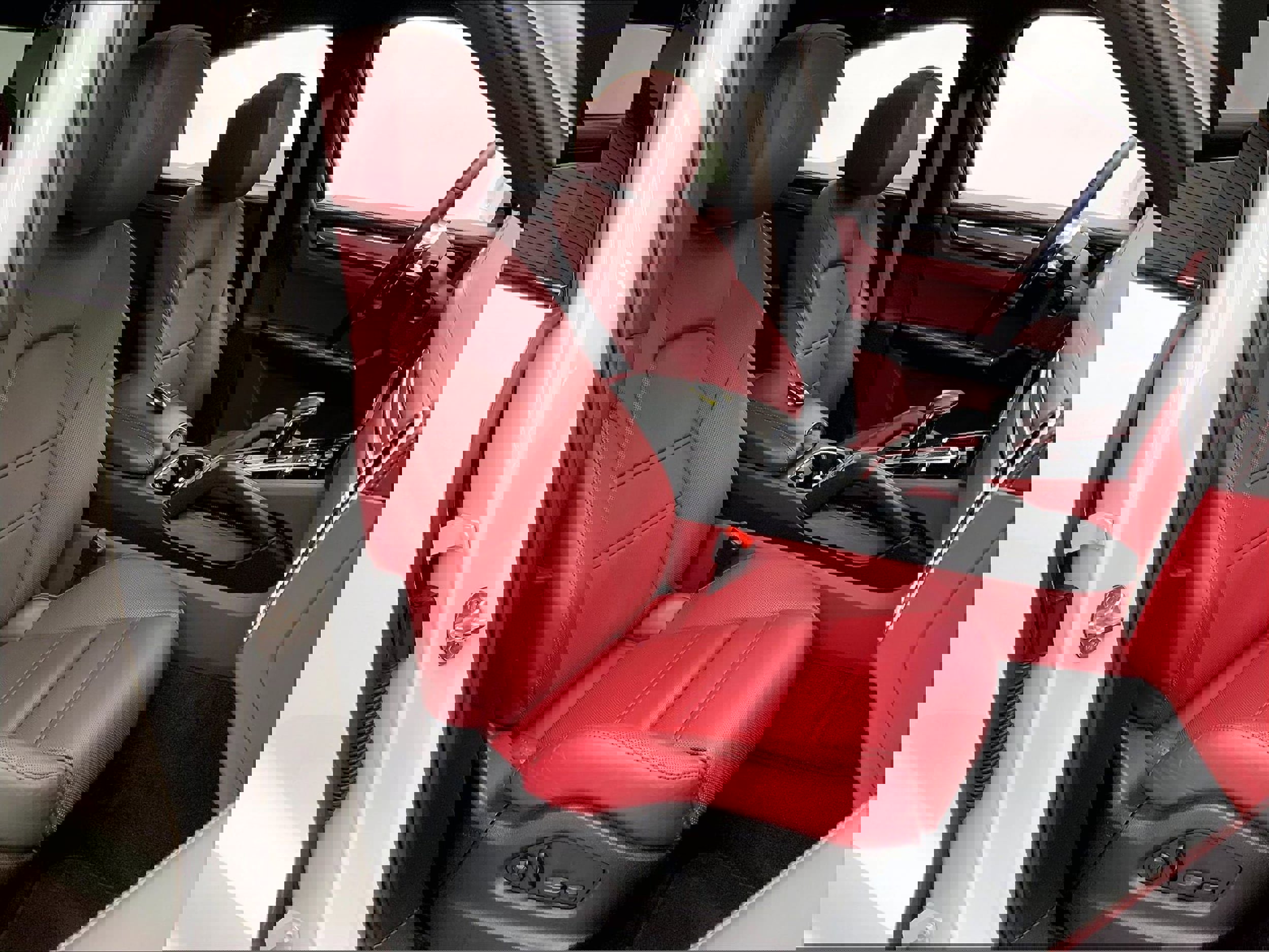 Used 2022 Porsche Cayenne Coupe image 19