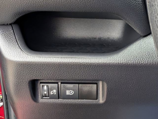 Certified 2025 Toyota RAV4 LE image 21