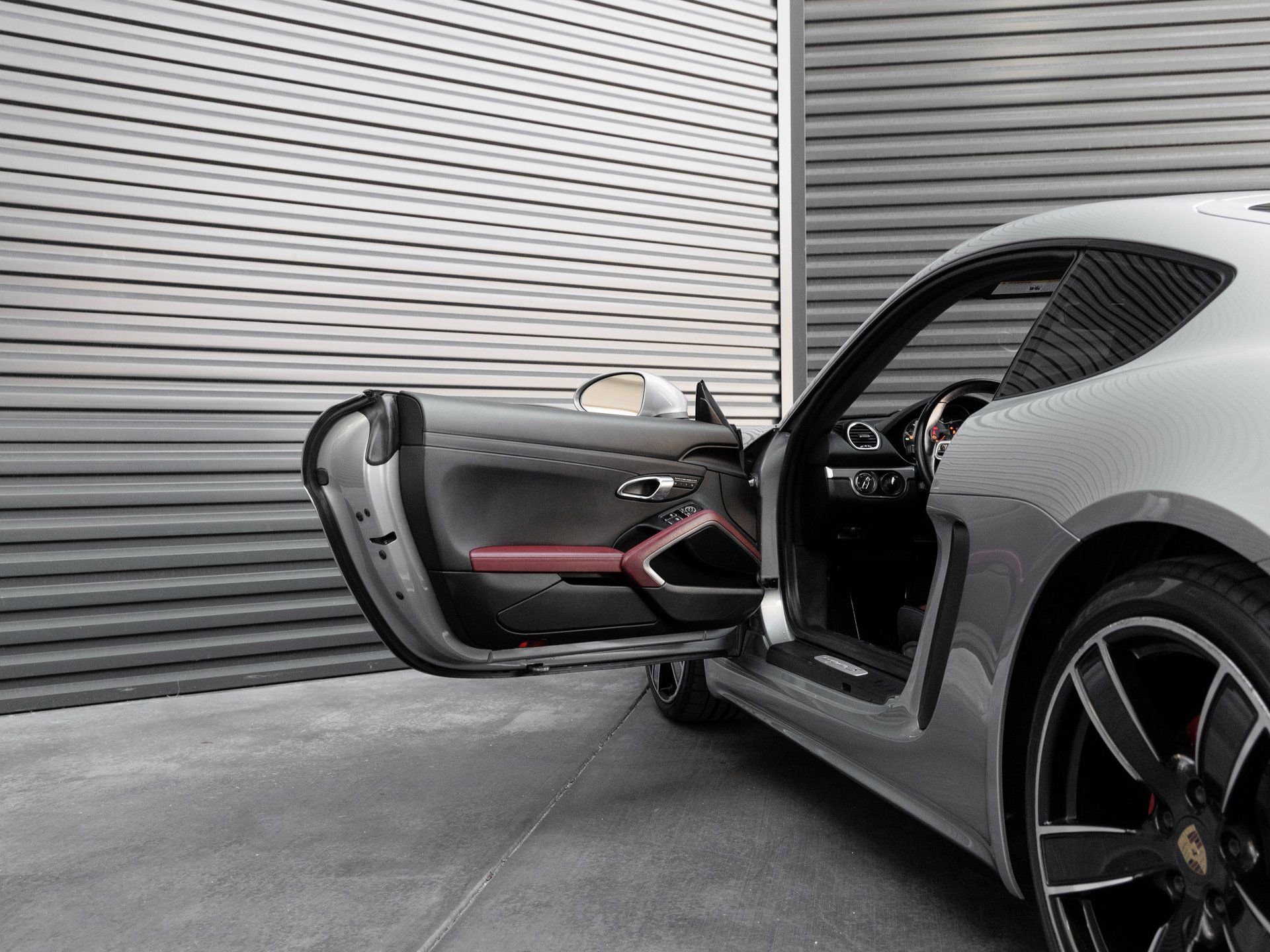 Certified 2018 Porsche 718 Cayman S image 13