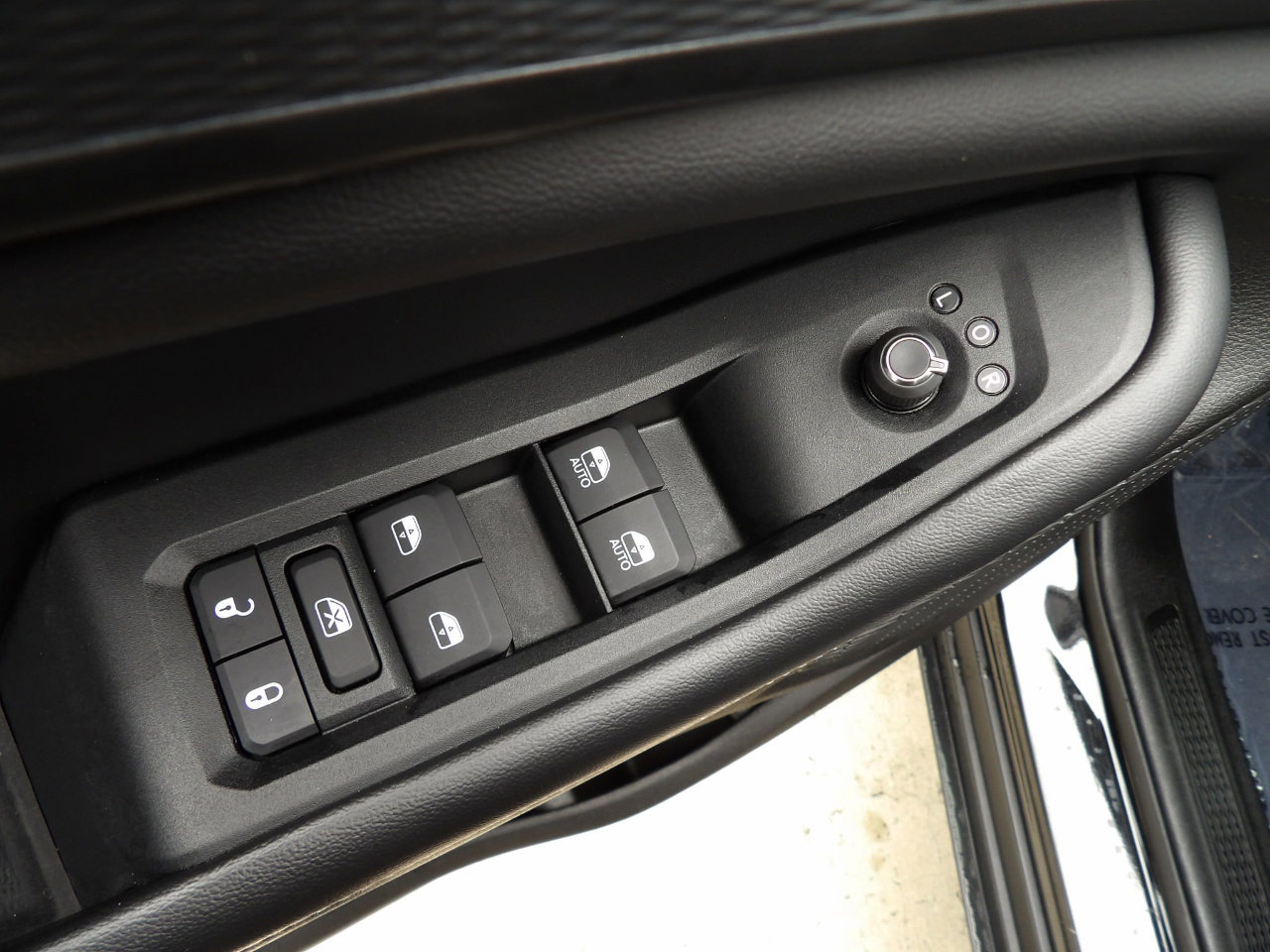 Used 2023 Jeep Grand Cherokee L Laredo image 9