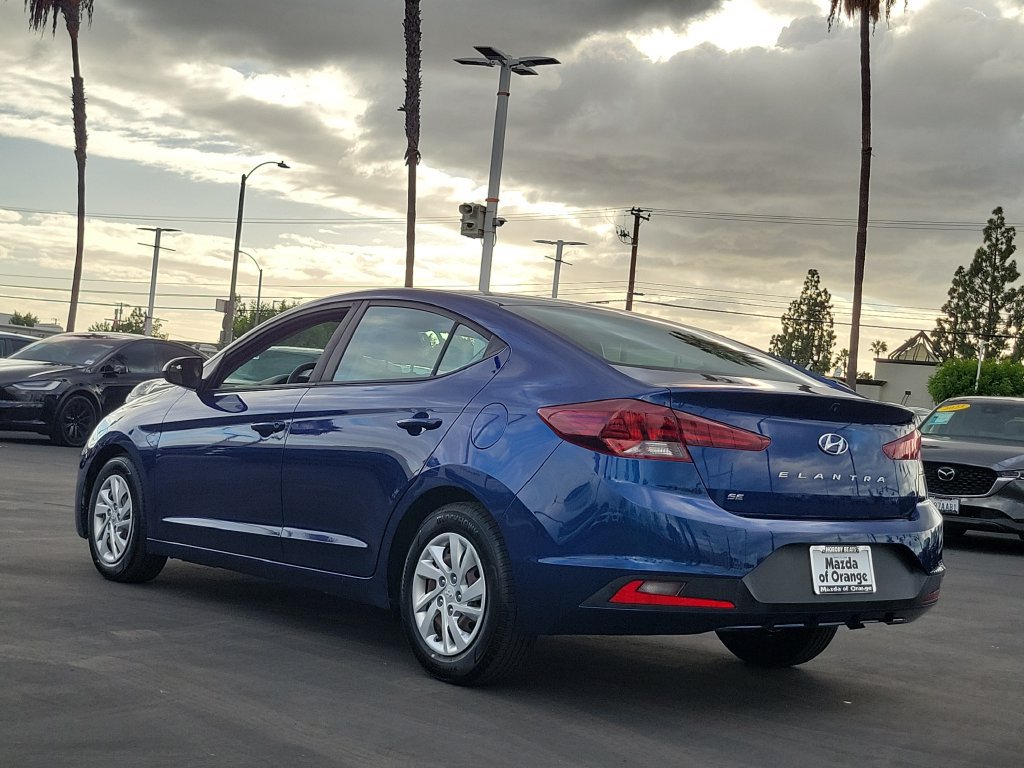 Used 2020 Hyundai Elantra SE FWD image 2