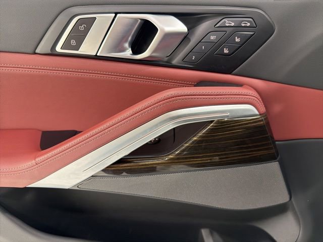 Certified 2024 BMW X6 xDrive40i w/ Executive Package image 11