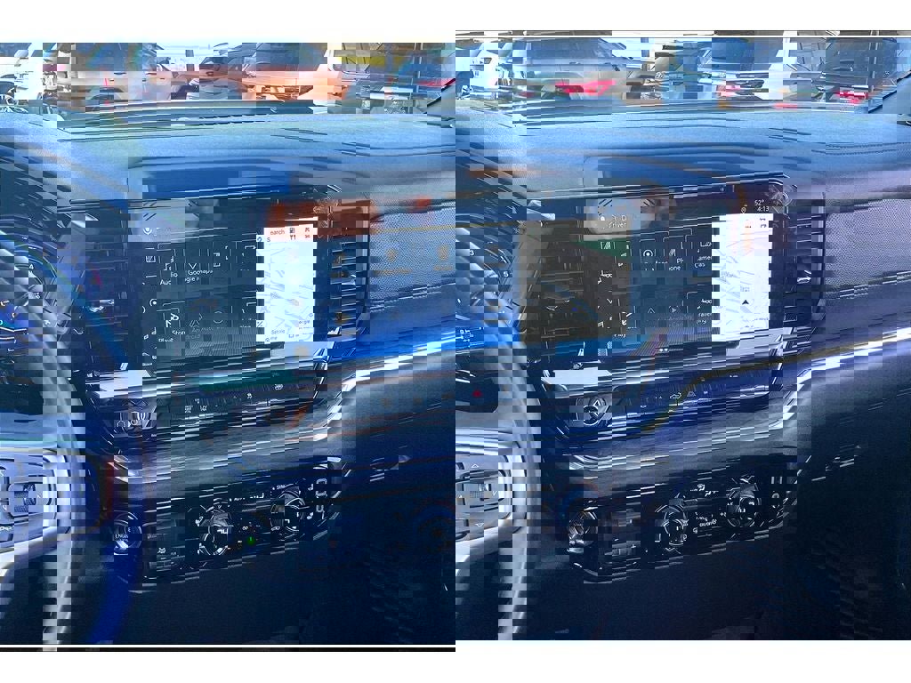 Used 2025 Chevrolet Silverado 3500 LTZ image 7