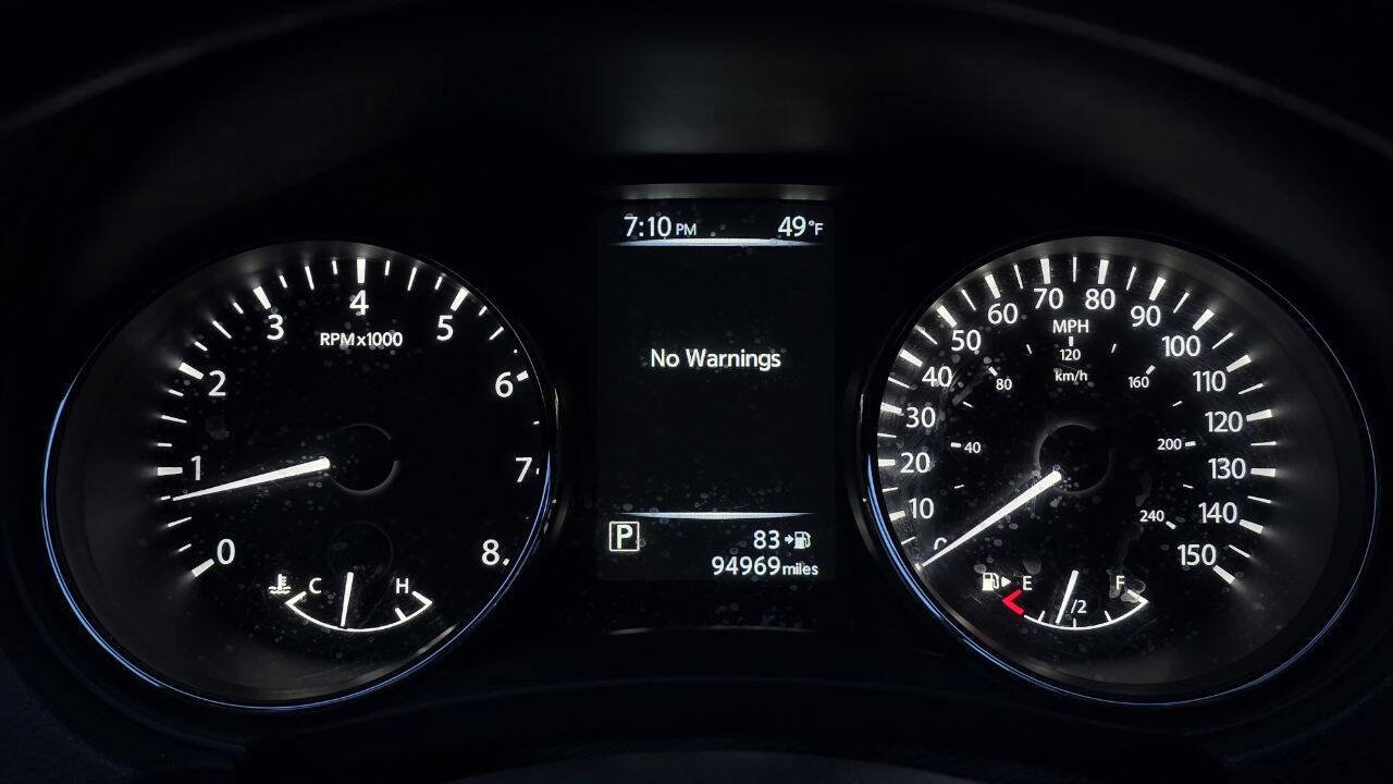 Used 2017 Nissan Rogue SV image 32