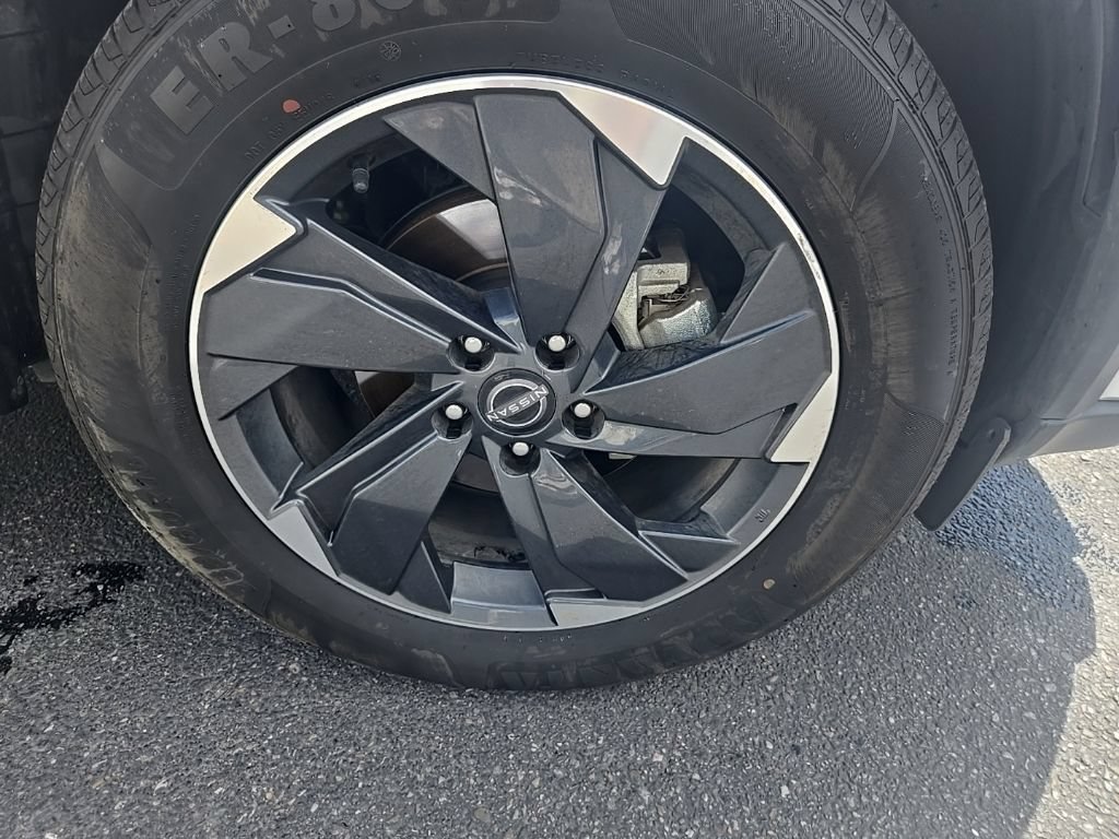 Used 2025 Nissan Rogue SV AWD/4WD image 36