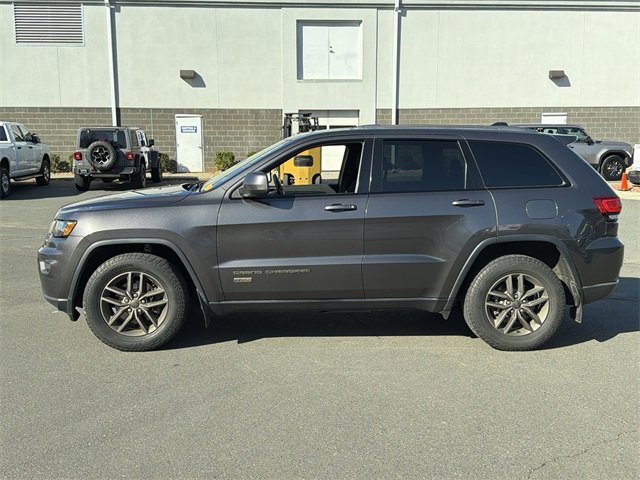 Used 2017 Jeep Grand Cherokee Laredo 75th Anniversary image 2