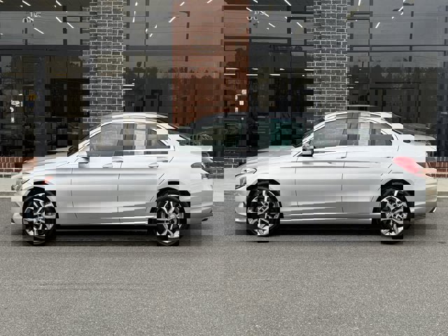 Used 2015 Mercedes-Benz C 300 Sedan image 3
