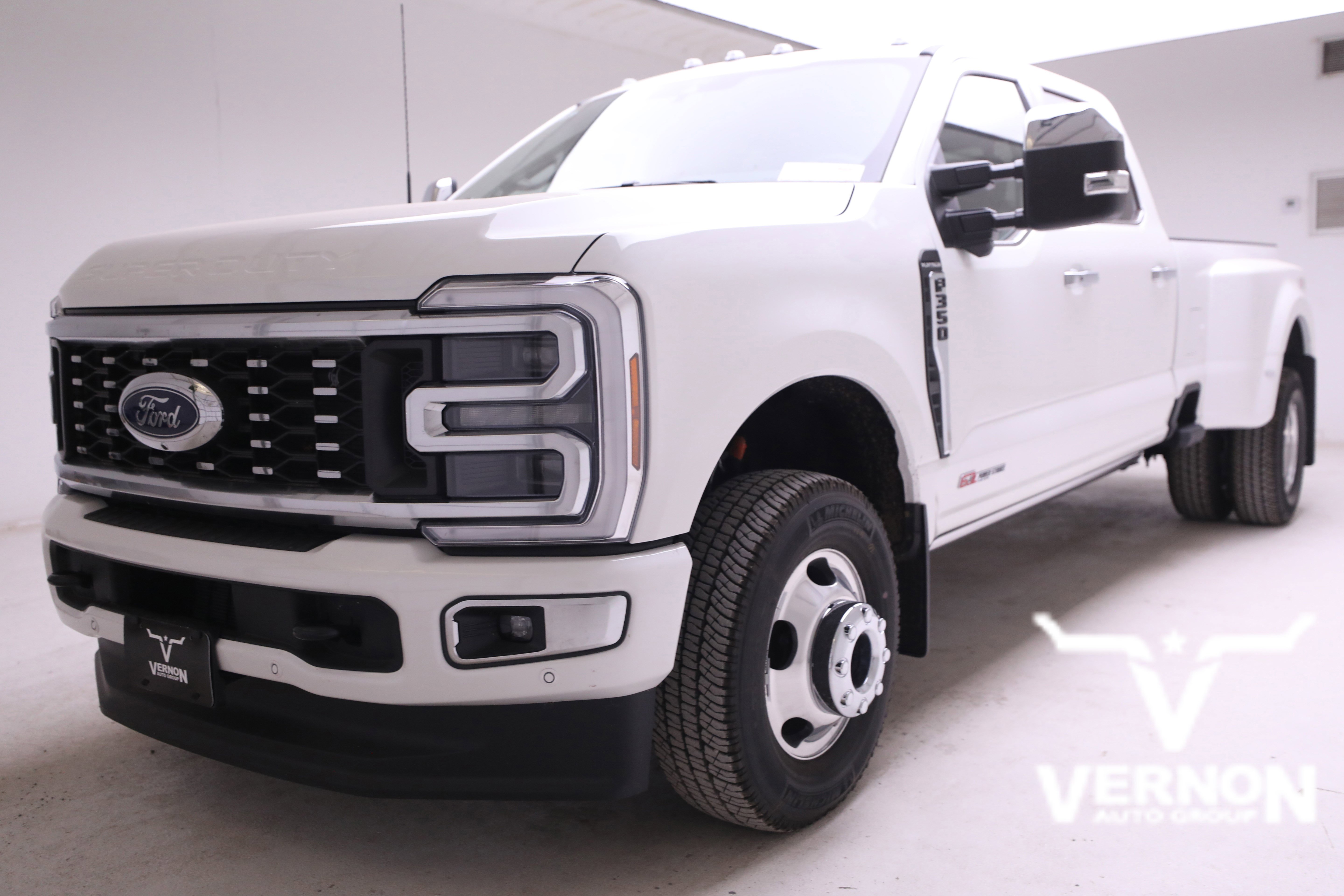 New 2026 Ford F350 Platinum w/ Platinum Plus Package