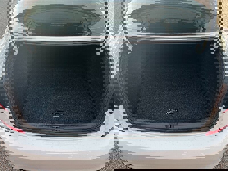 Used 2020 Volkswagen Passat 2.0T R-Line image 11