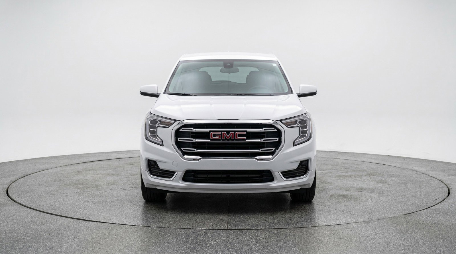 Used 2024 GMC Terrain SLE FWD image 2