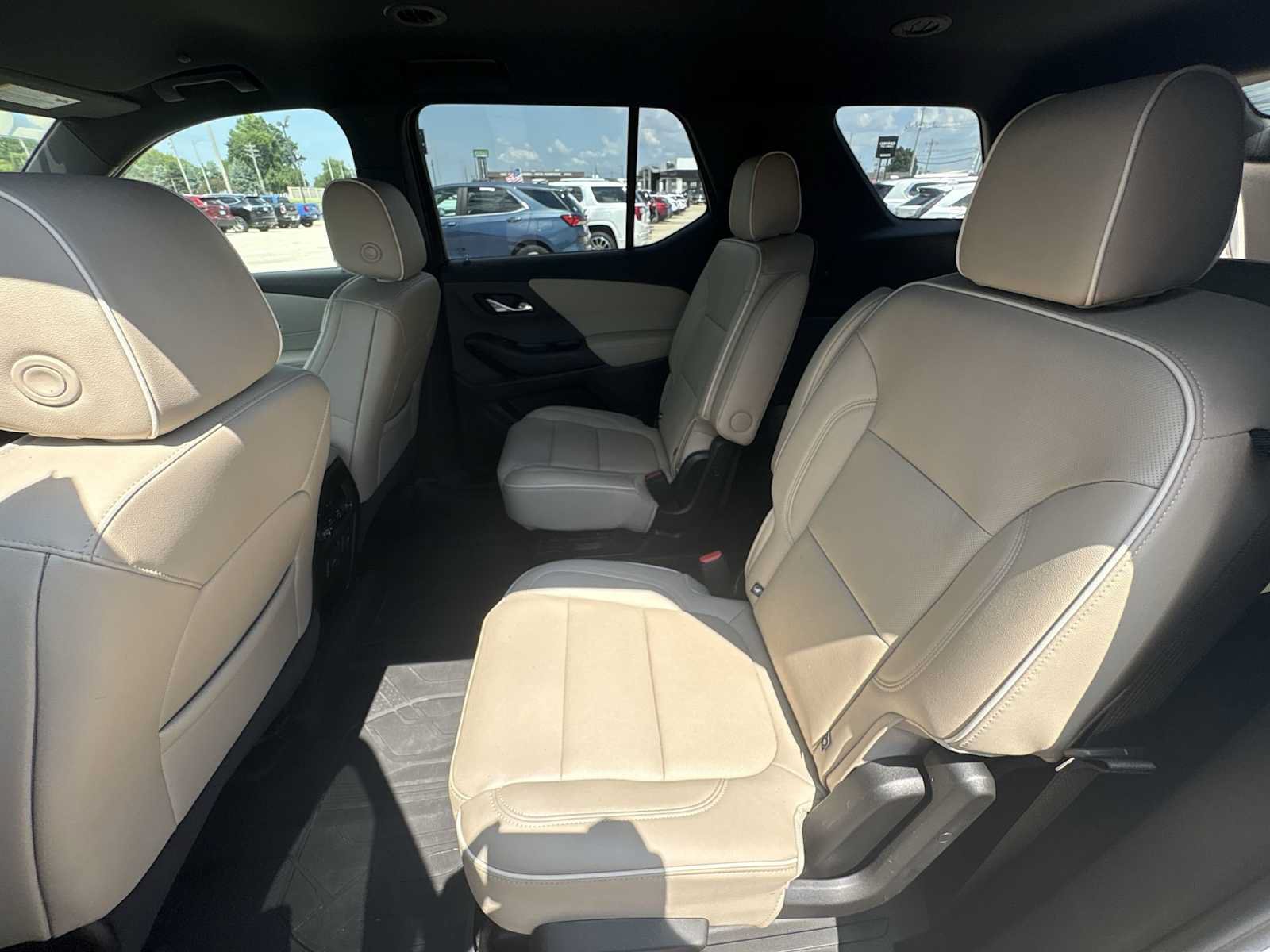 Used 2022 Chevrolet Traverse Premier AWD/4WD image 26