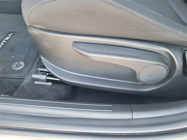 Used 2025 Hyundai Elantra SE image 14