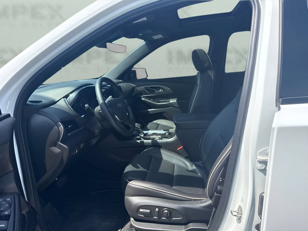 Used 2023 Chevrolet Traverse Premier w/ Redline Edition FWD image 5