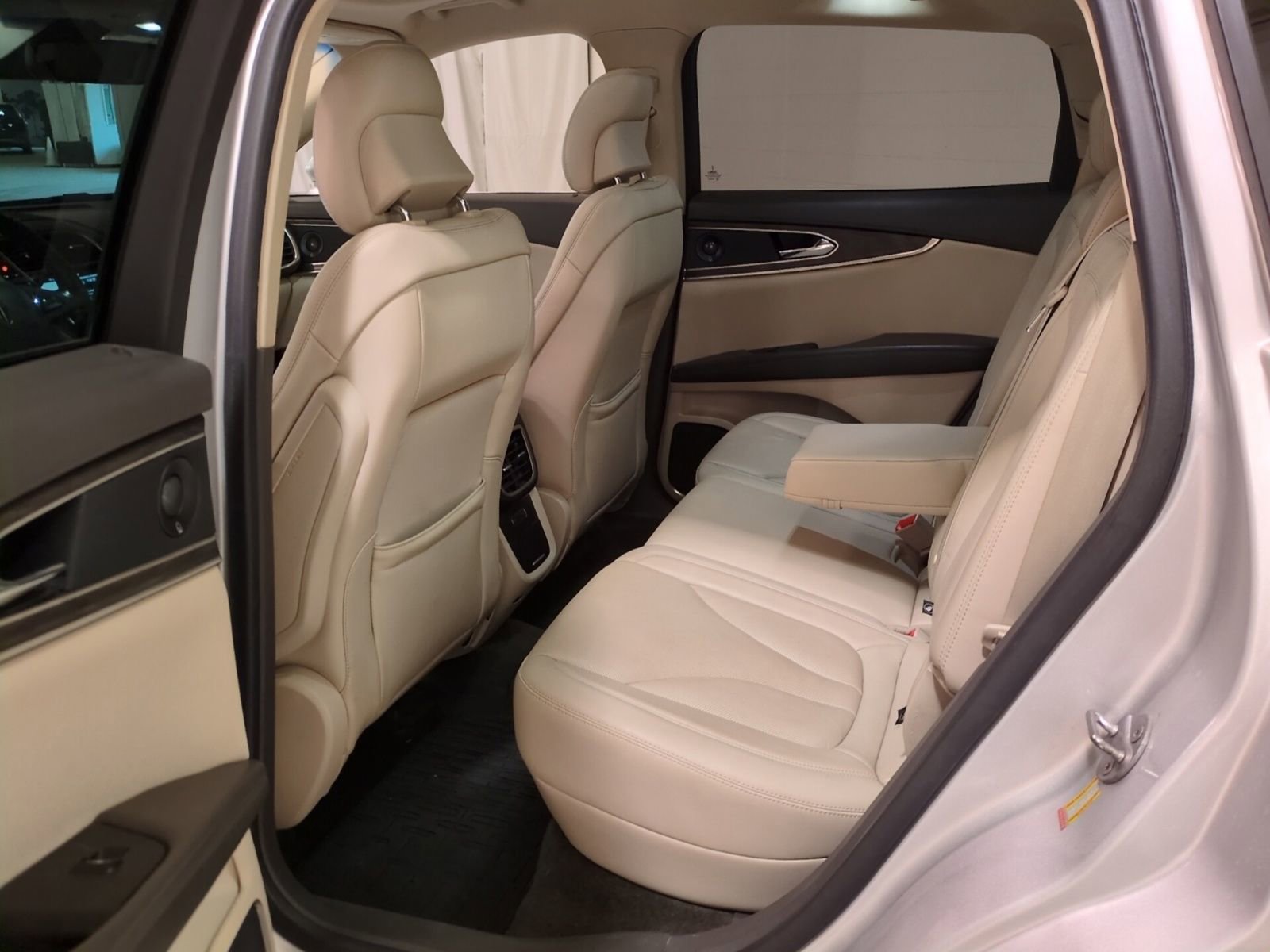 Used 2018 Lincoln MKX Reserve w/ Lincoln MKX Climate Package image 16