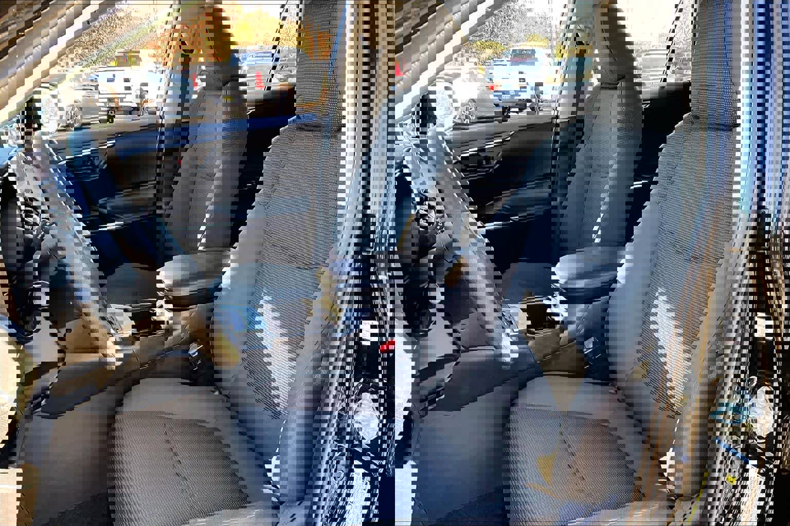 Used 2023 Toyota RAV4 LE image 7