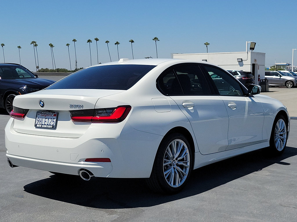 Used 2023 BMW 330i Sedan w/ Premium Package RWD image 3