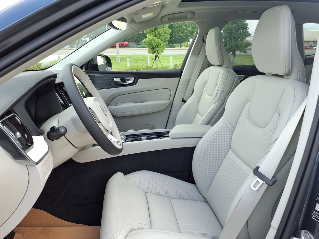 New 2026 Volvo XC60 T8 Ultra w/ Protection Package Premier AWD/4WD image 14