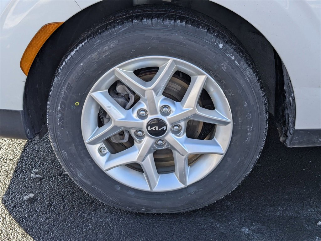 Used 2024 Kia Soul LX w/ Option Group 015 image 11