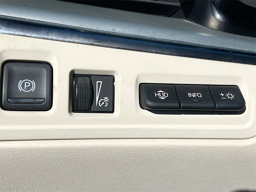 Used 2021 Cadillac XT5 Premium Luxury image 10