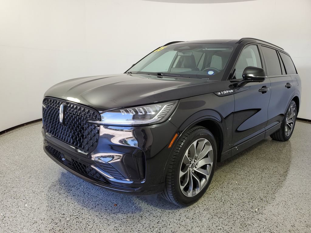 Used 2025 Lincoln Aviator 2WD w/ Jet Appearance Package image 2
