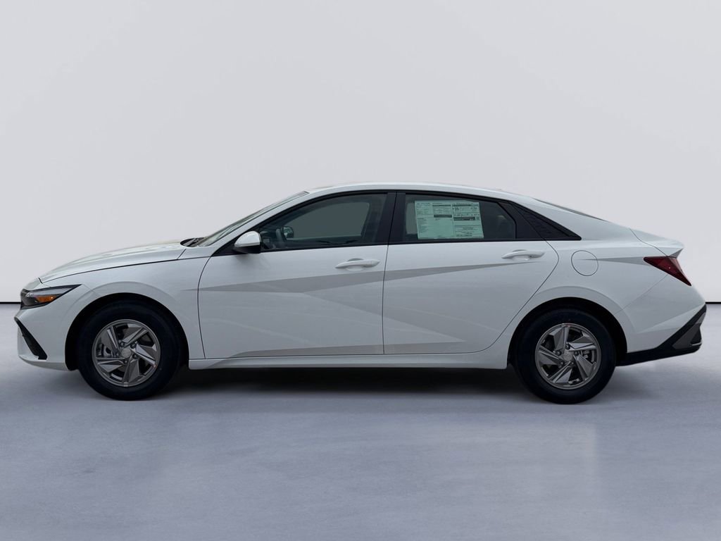 New 2026 Hyundai Elantra SE FWD image 6
