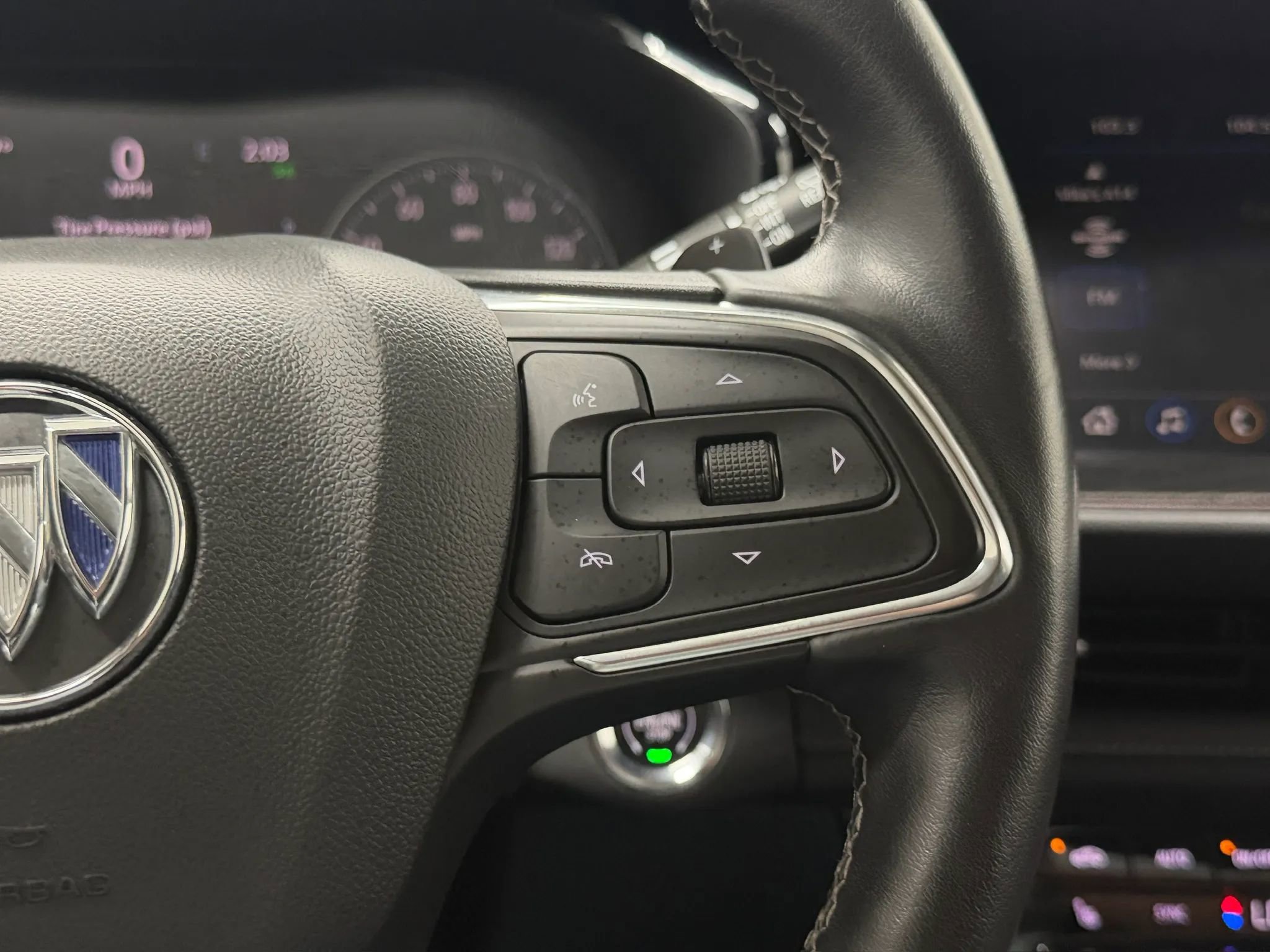Used 2023 Buick Envision Essence FWD image 23
