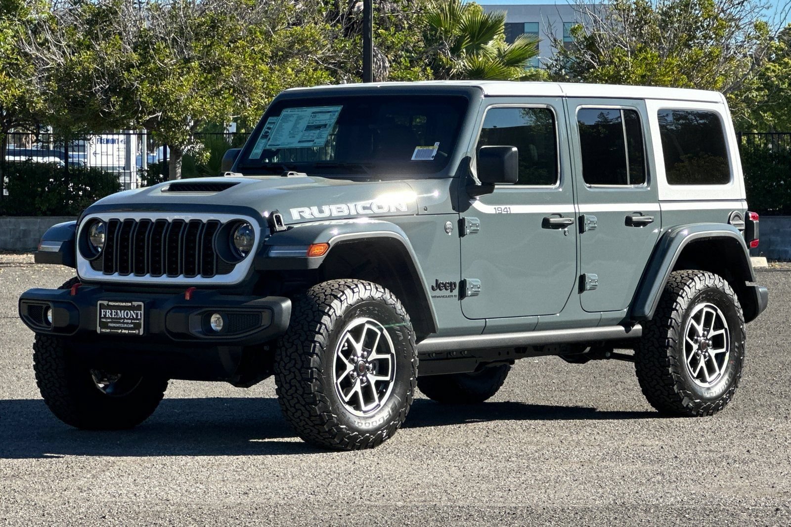 New 2026 Jeep Wrangler Unlimited Rubicon w/ Whitecap Package AWD/4WD image 7