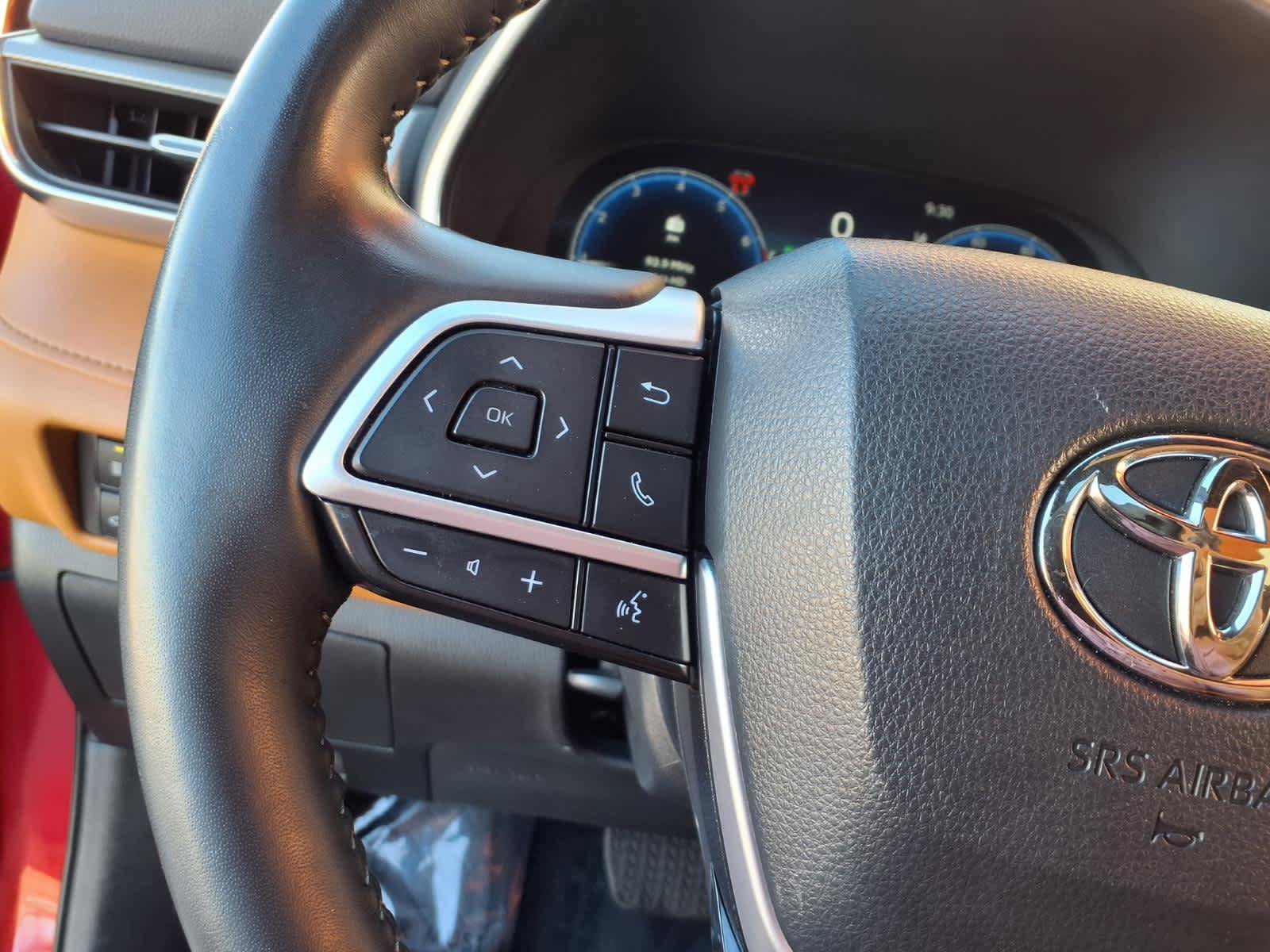 Used 2024 Toyota Highlander Platinum AWD/4WD image 23