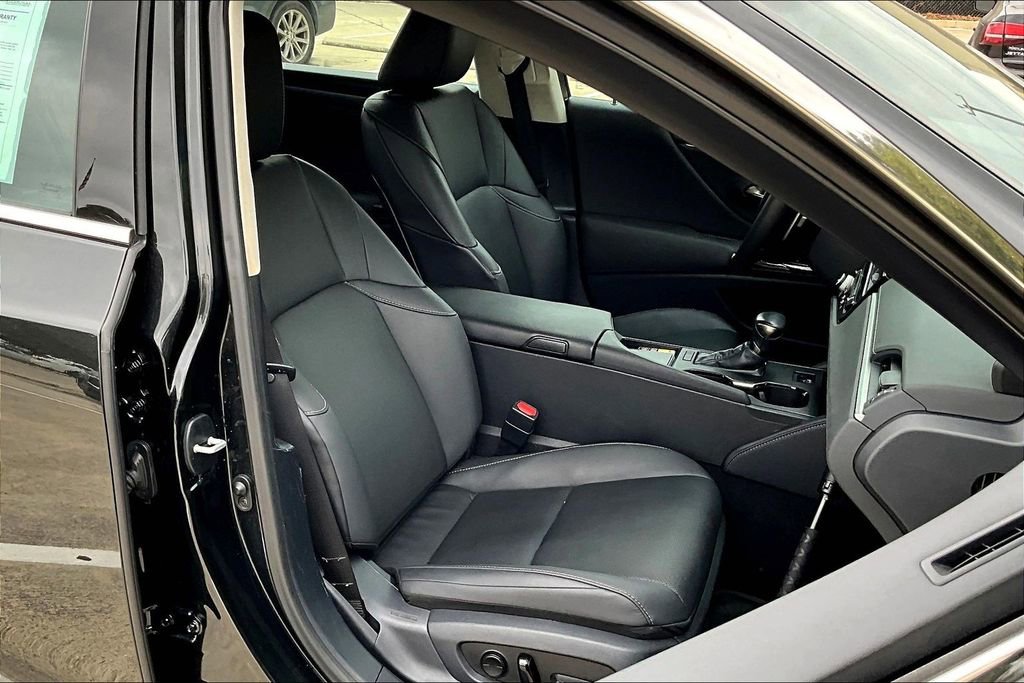Used 2024 Lexus ES 350 w/ Premium Package image 12