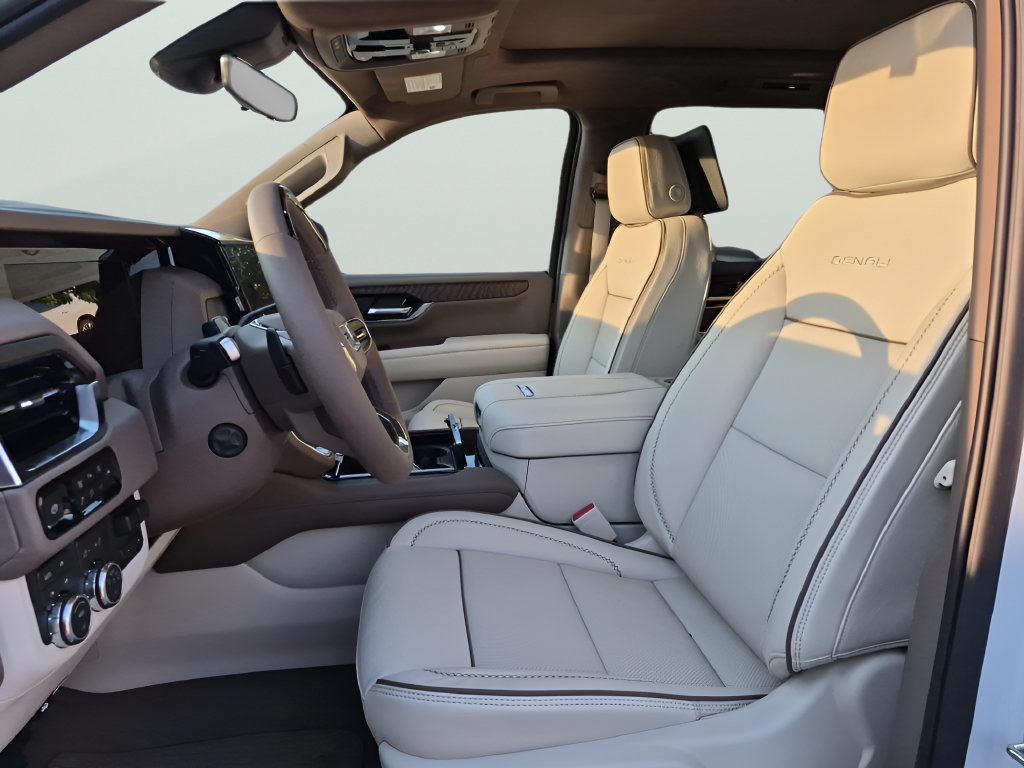 New 2026 GMC Yukon Denali w/ Denali Reserve Package AWD/4WD image 18