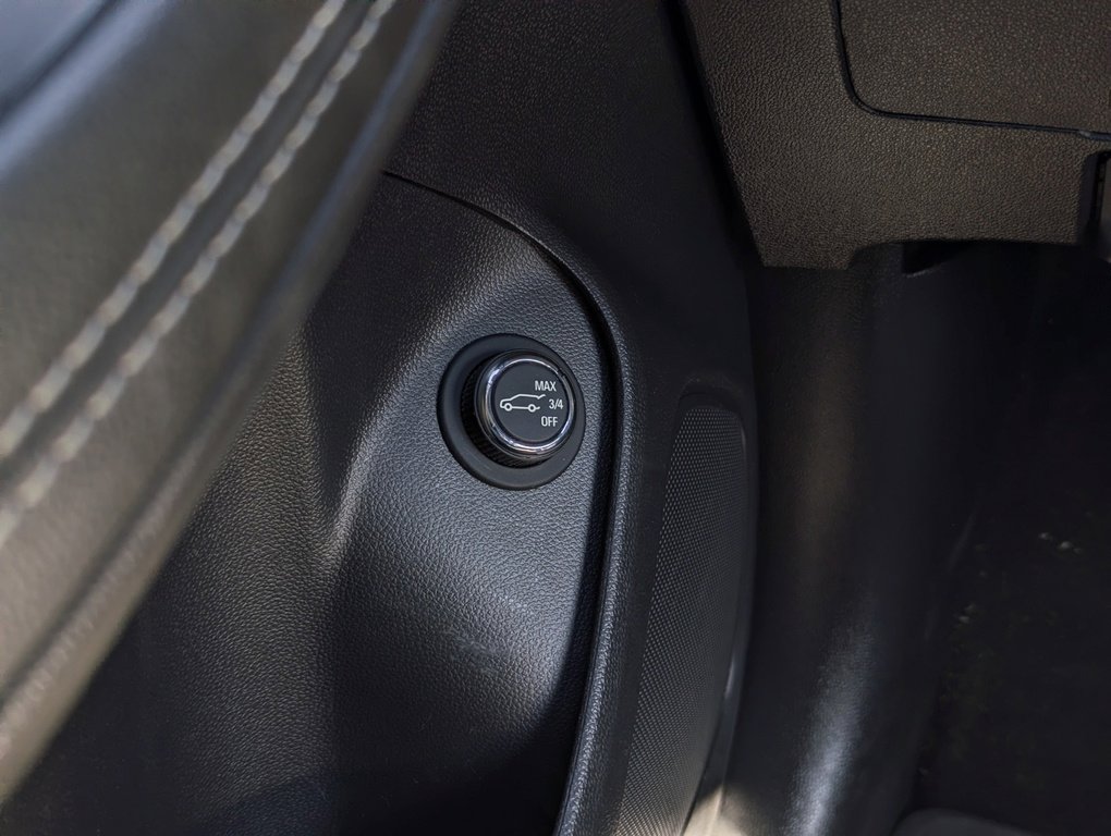 Used 2023 Buick Encore GX Essence w/ Experience Buick Package image 31