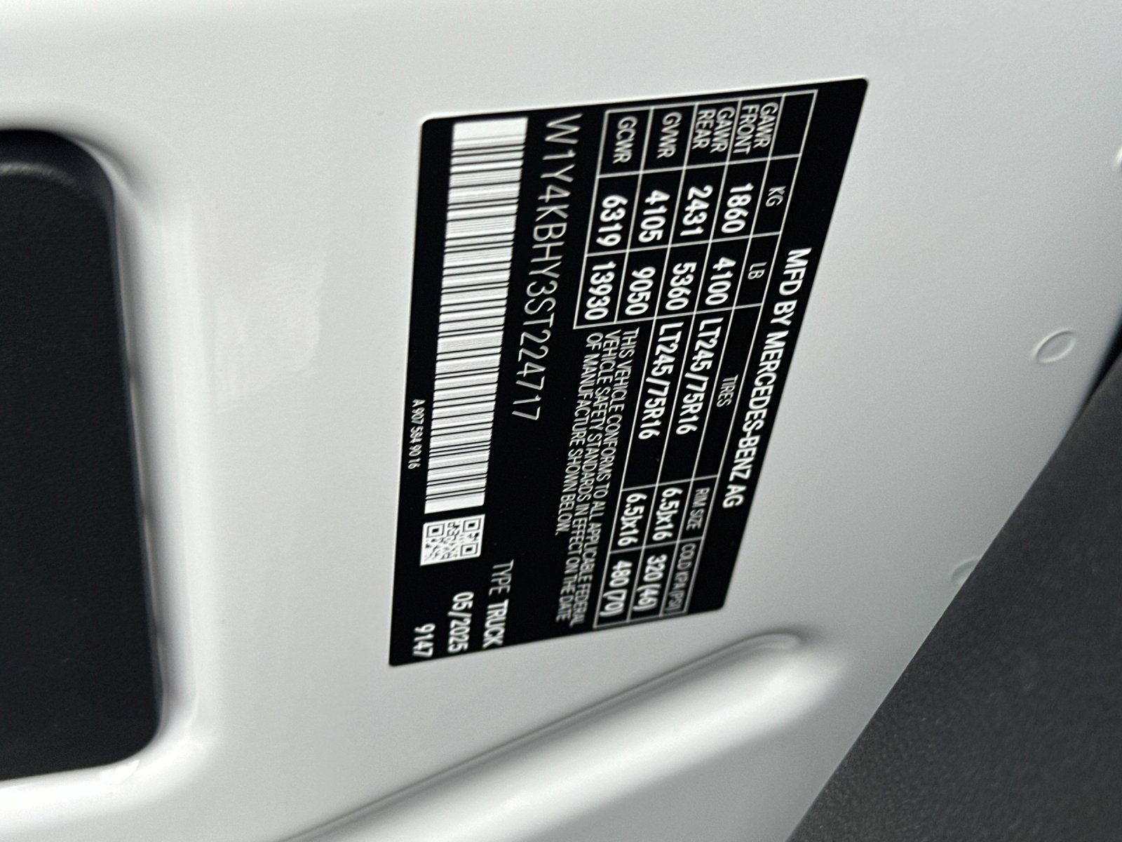 Used 2025 Mercedes-Benz Sprinter 2500 image 26