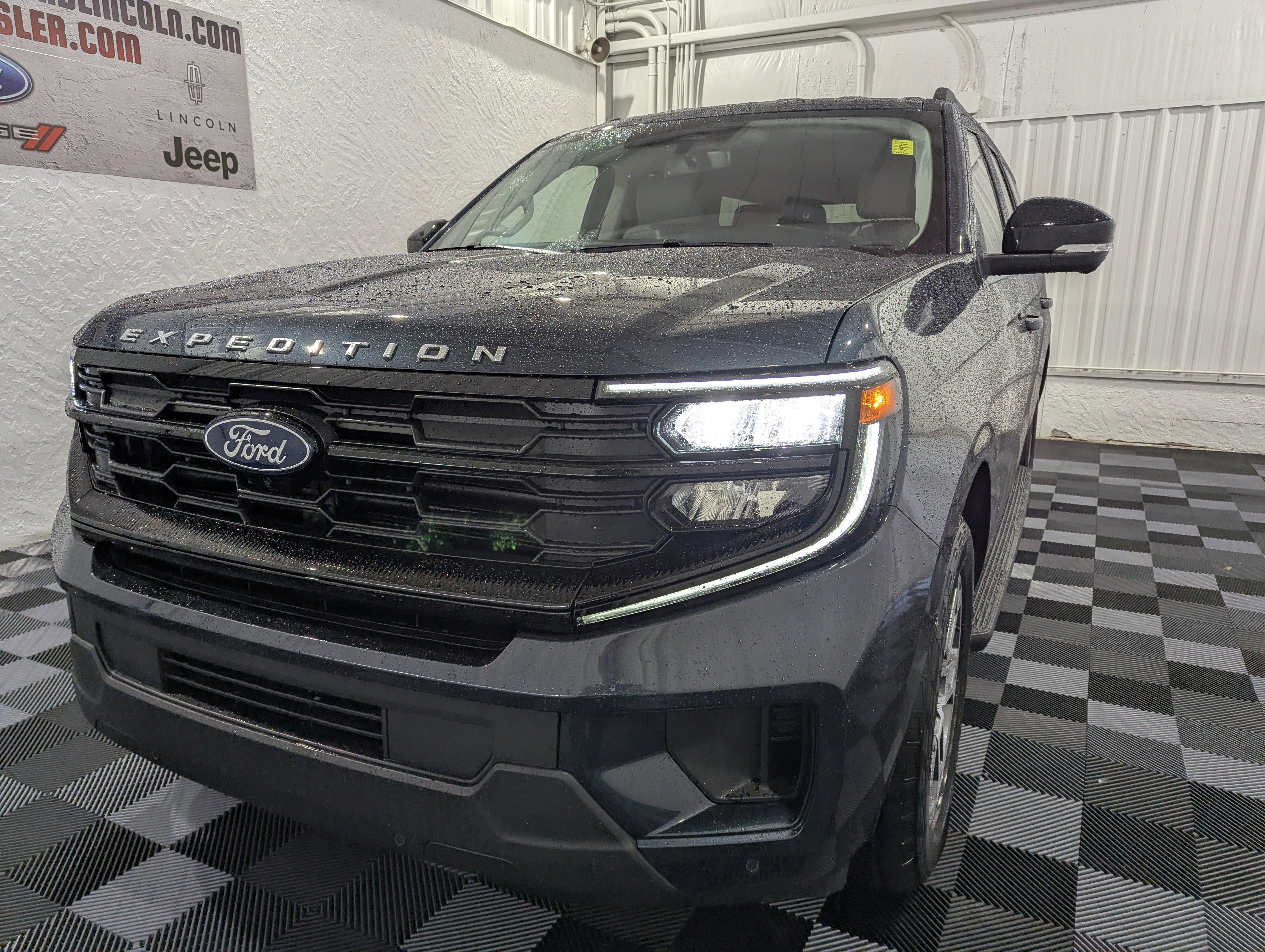 New 2026 Ford Expedition Max Active AWD/4WD image 3