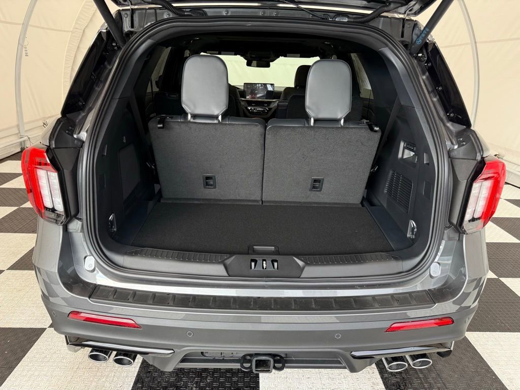 New 2026 Ford Explorer ST w/ Sun And Sound Package image 7