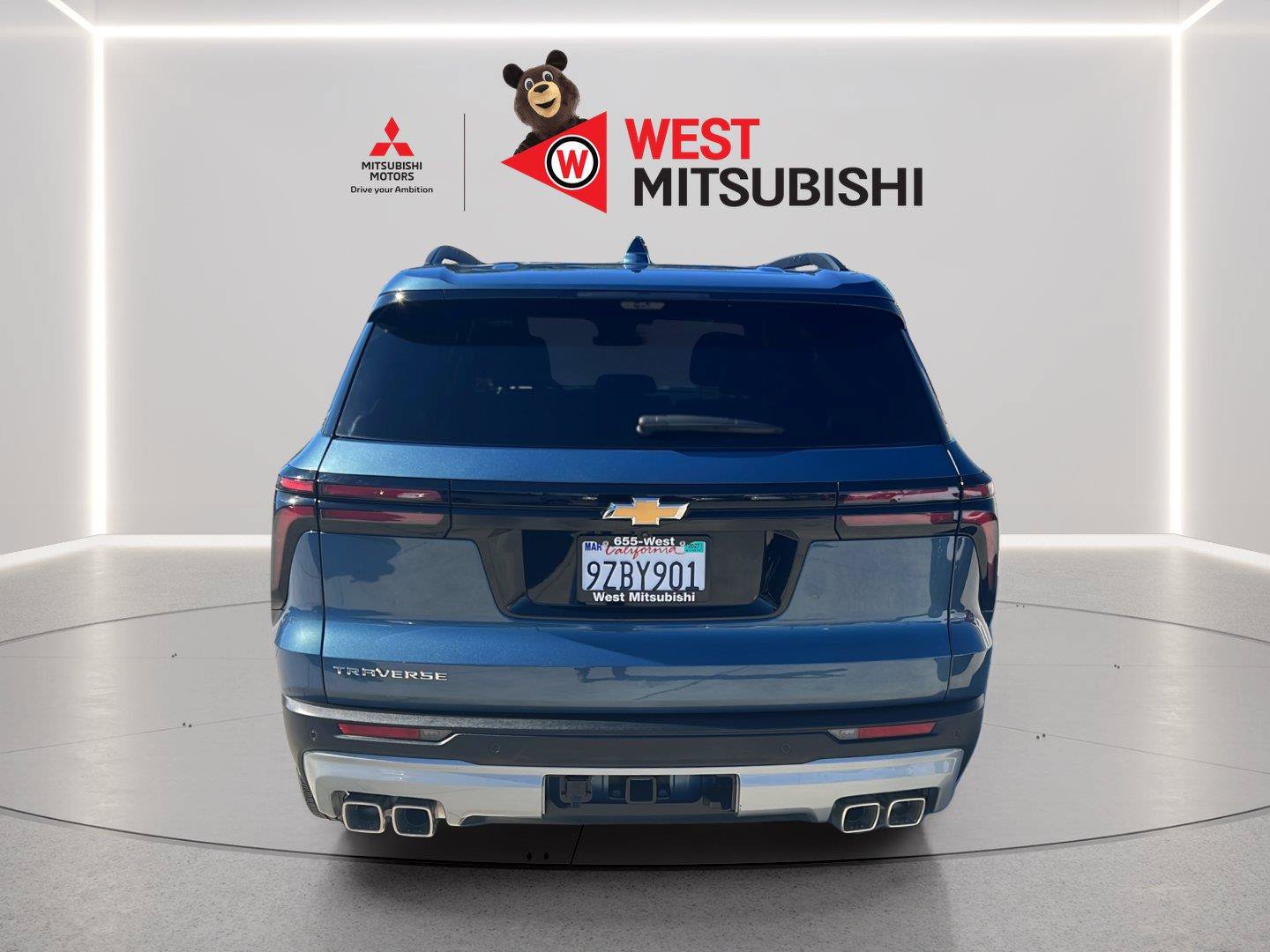 Used 2026 Chevrolet Traverse LT w/ Sun and Wheel Package FWD image 5