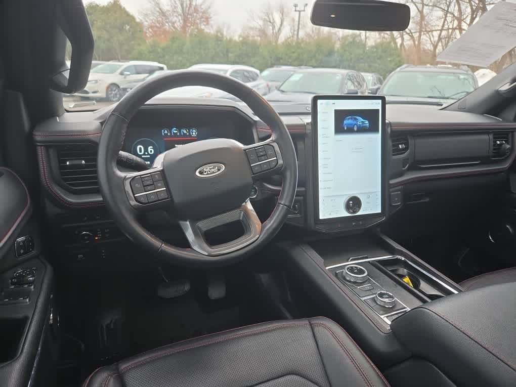 Used 2023 Ford Expedition Limited image 12