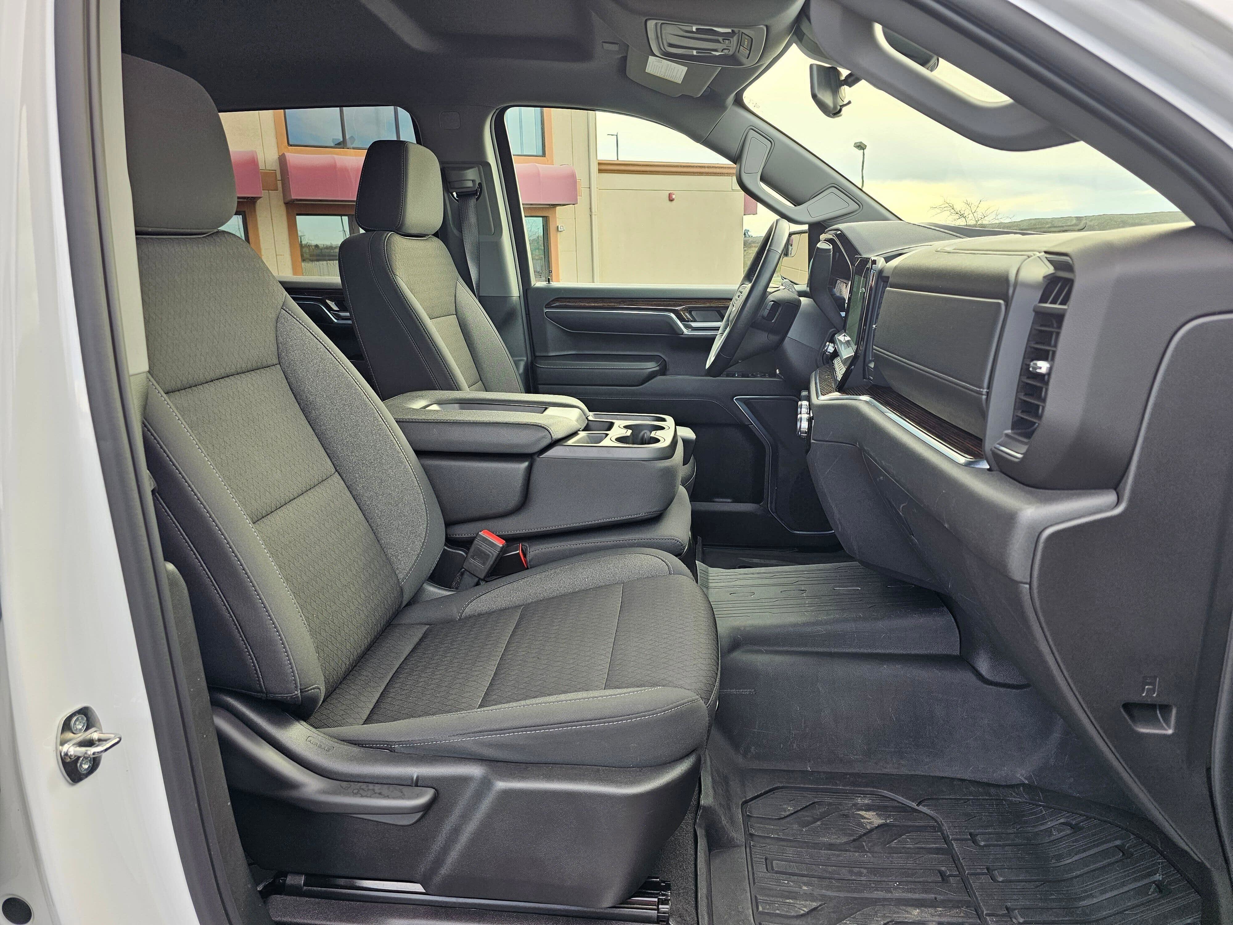 Used 2024 GMC Sierra 1500 Elevation w/ LPO, Elevation Black Package image 15