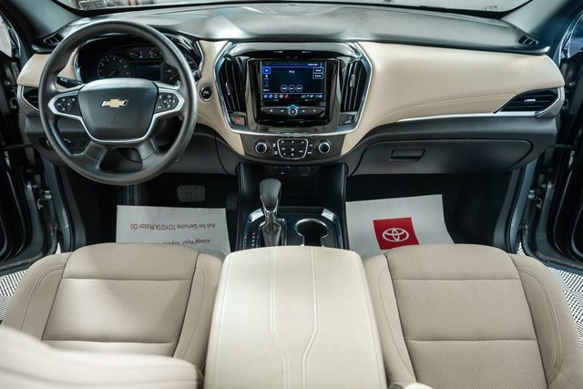 Used 2023 Chevrolet Traverse LS image 19