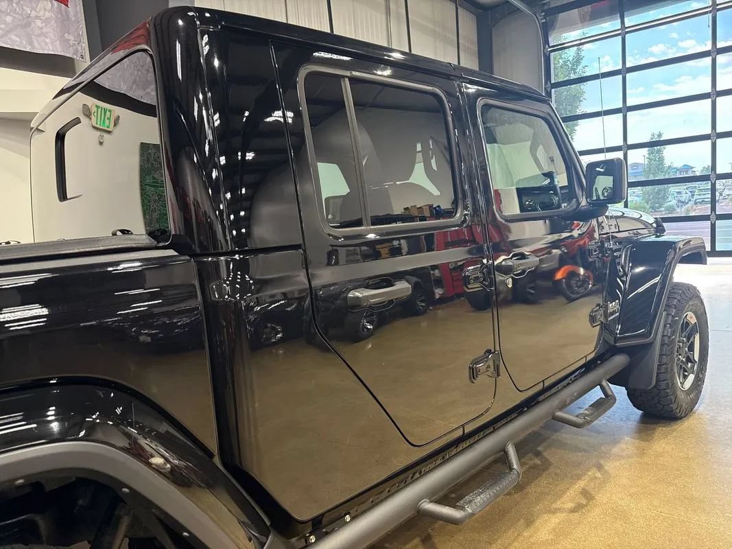 Used 2023 Jeep Gladiator Overland w/ Cold Weather Group AWD/4WD image 28