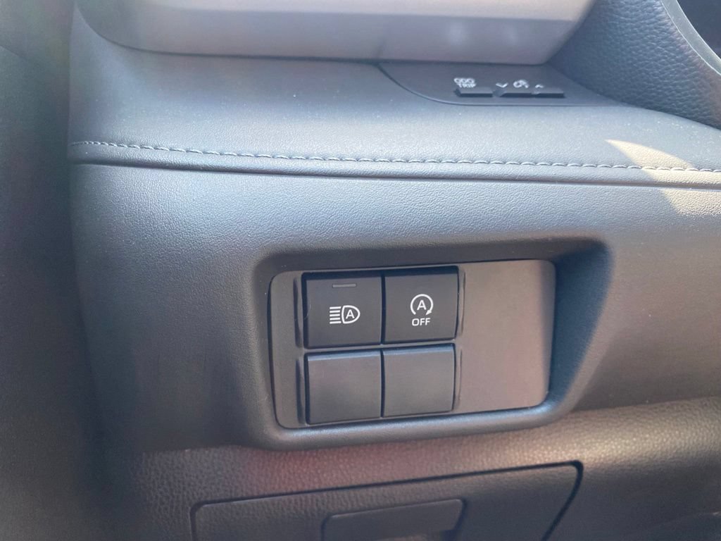 Used 2023 Toyota Highlander L FWD image 26