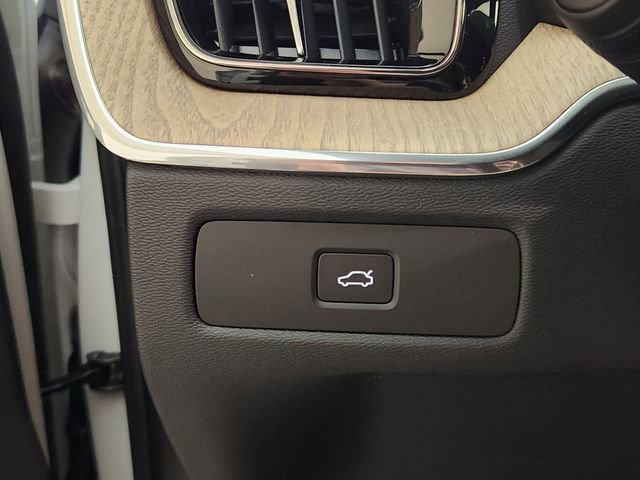 New 2026 Volvo XC60 B5 Plus w/ Protection Package Premier image 21