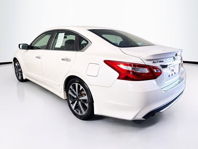 Used 2016 Nissan Altima 2.5 SR w/ LED Appearance Package FWD image 6