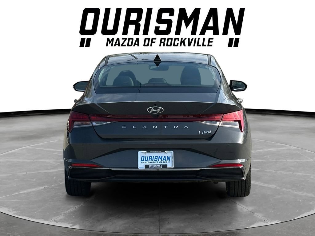 Used 2023 Hyundai Elantra Limited w/ Preferred Accessory Package image 5