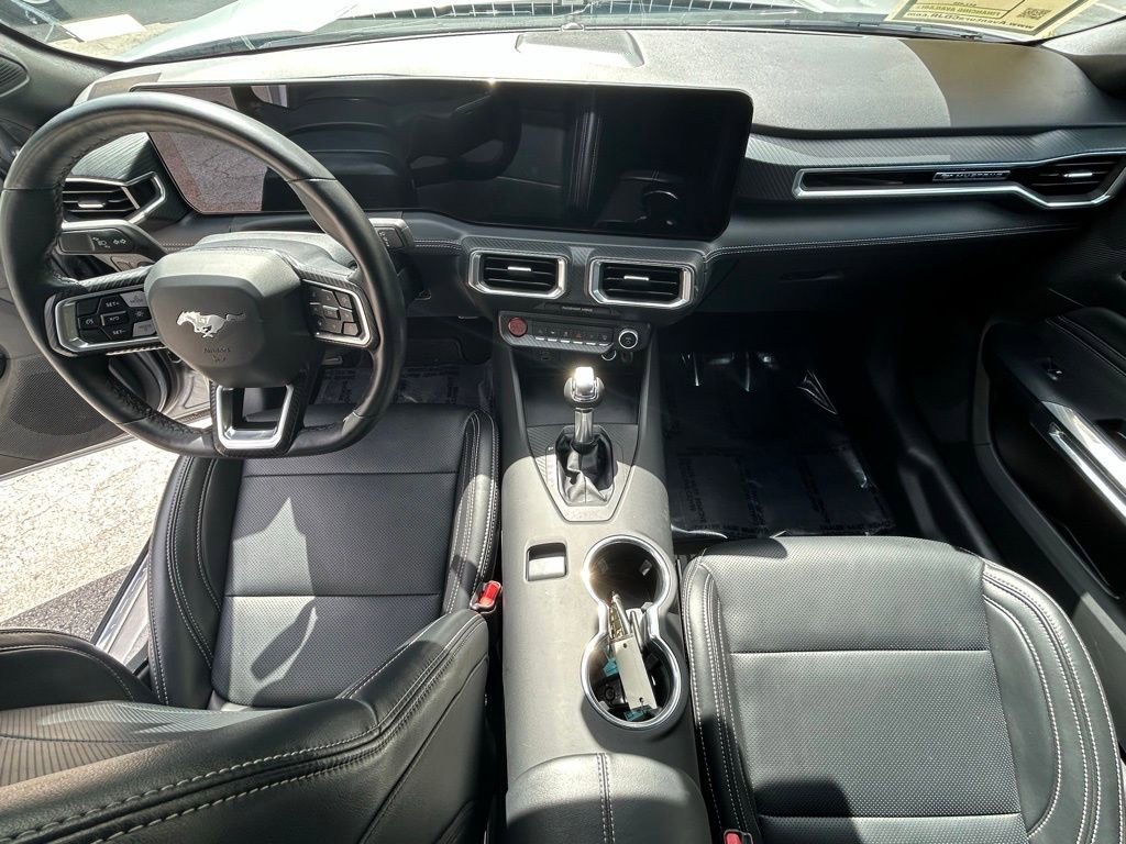 Used 2025 Ford Mustang Premium image 10