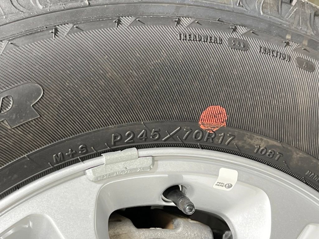 Used 2023 Jeep Grand Cherokee Laredo image 42