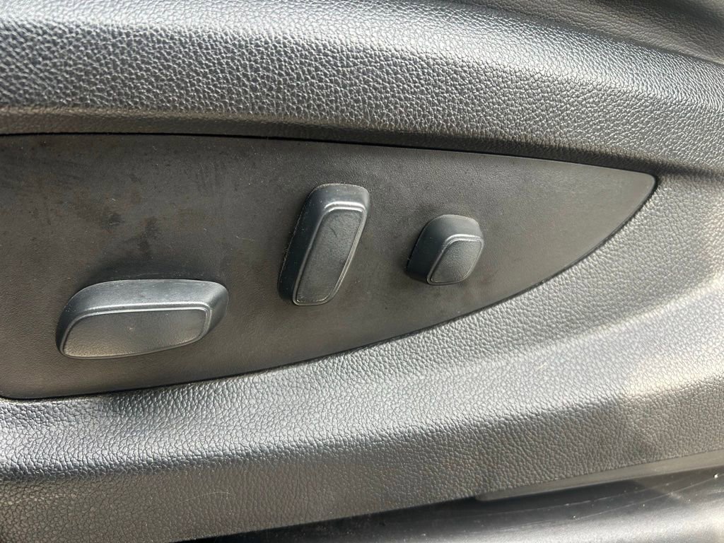 Used 2020 GMC Yukon Denali image 12