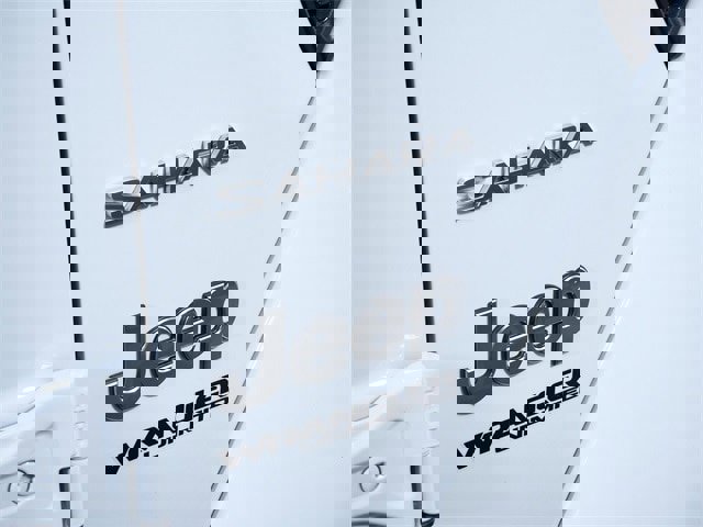 Used 2022 Jeep Wrangler Unlimited Sahara w/ Cold Weather Group image 9