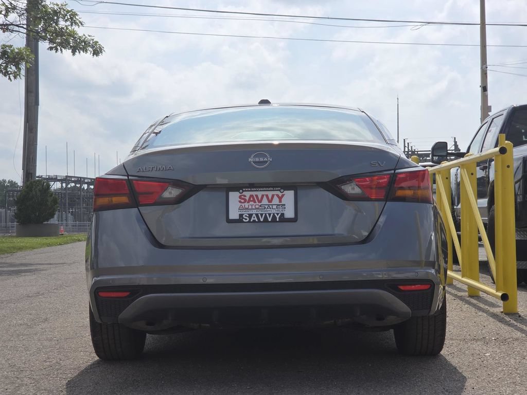Used 2023 Nissan Altima 2.5 SV FWD image 11