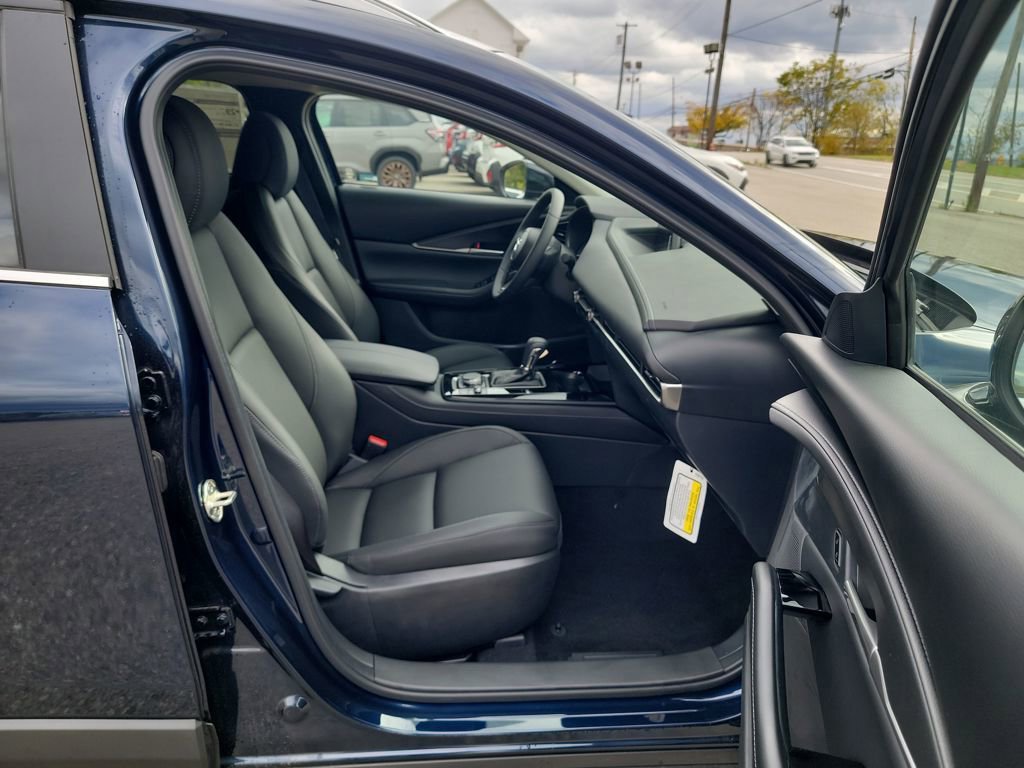 New 2025 MAZDA CX-30 AWD 2.5 S w/ Select Sport Pkg image 13